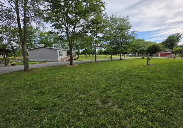 Homes for sale in Russell Springs, KY | 323 Mcqueary Rd, Russell Springs, KY 42642 | MLS# 26014363