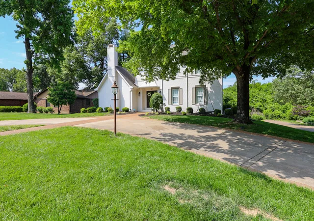 Photo 2 of Single family home for sale at 227 Audubon Dr, Paducah, KY 42001 | MLS# 26017293 | Listing updated on 2026-09-08