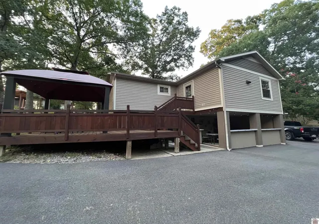 Homes for sale in Benton, KY | 300 Spicewood Ln, Benton, KY 42025 | MLS# 26017253