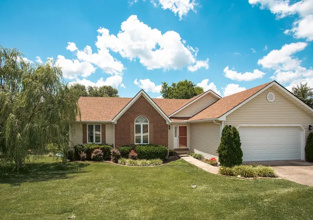 Homes for sale in Richmond, KY | 102 Beechwood Dr, Richmond, KY 40475 | MLS# 26014368