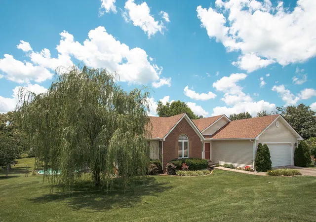 Homes for sale in Richmond, KY | 102 Beechwood Dr, Richmond, KY 40475 | MLS# 26014368