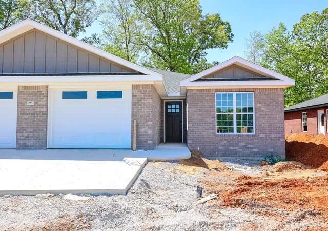 Homes for sale in Paducah, KY | 155 Blanton Ct, Paducah, KY 42003 | MLS# 26017300