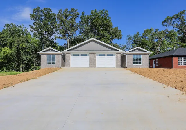 Photo 2 of Sale Pending at 149 Blanton Ct, Paducah, KY 42003 | MLS# 26017302 | Listing updated on 2026-09-02