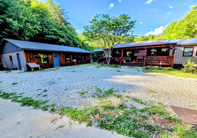 Homes for sale in Artemus, KY | 377 Gravy Branch Rd, Artemus, KY 40903 | MLS# 26014377