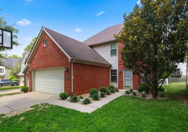 Photo 3 of Single family home for sale at 257 Shoreside Dr, Lexington, KY 40515 | MLS# 26014376 | Listing updated on 2026-07-23
