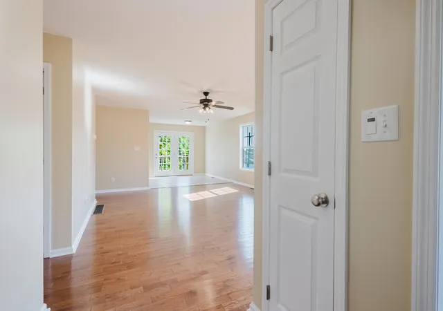 Photo 3 of Single family home for sale at 105 Newport Ln, Berea, KY 40403 | MLS# 26018824 | Listing updated on 2026-10-08