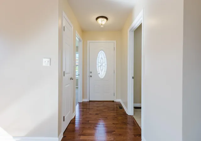 Photo 4 of Single family home for sale at 105 Newport Ln, Berea, KY 40403 | MLS# 26018824 | Listing updated on 2026-10-08