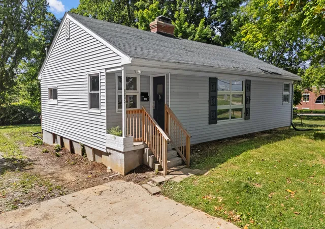 Homes for sale in Frankfort, KY | 1205 Louisville Rd, Frankfort, KY 40601 | MLS# 26014415