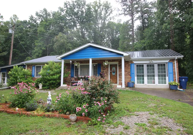 Photo 2 of Single family home for sale at 4590 Kentucky 90, Parkers Lake, KY 42634 | MLS# 26014411 | Listing updated on 2026-10-13