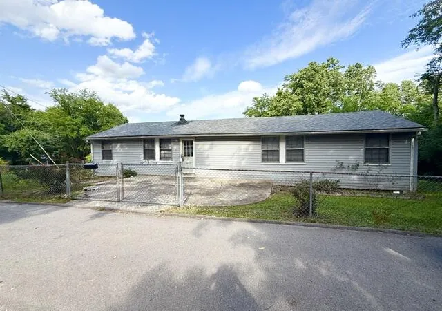 Homes for sale in Nicholasville, KY | 132 Lincoln St, Nicholasville, KY 40356 | MLS# 26015843