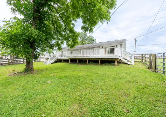 Homes for sale in Stamping Ground, KY | 1105 Woodlake Rd, Stamping Ground, KY 40379 | MLS# 26014442