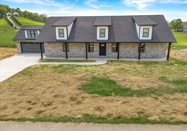 Photo 2 of Single family home for sale at 363 Madison Cir, London, KY 40741 | MLS# 26014426 | Listing updated on 2026-08-28