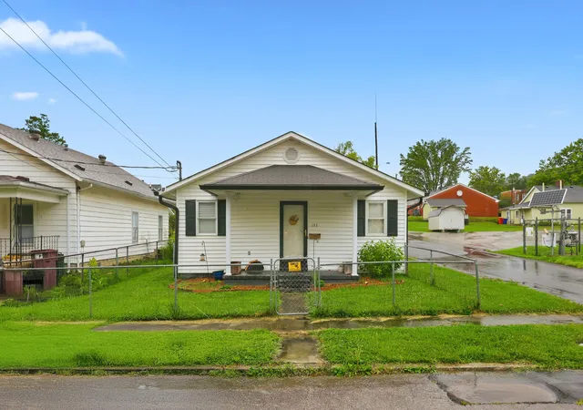 Homes for sale in Irvine, KY | 153 S Madison Ave, Irvine, KY 40336 | MLS# 26014428