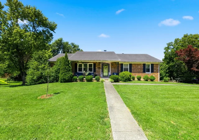 Homes for sale in Frankfort, KY | 70 Reilly Rd, Frankfort, KY 40601 | MLS# 26014540