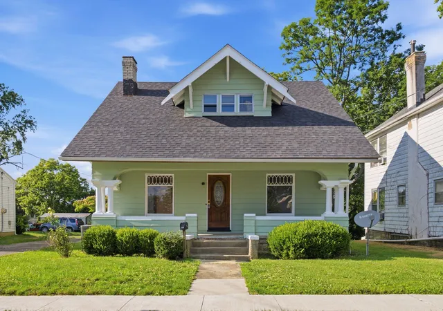 Homes for sale in Cynthiana, KY | 106 Battle Grove Ave, Cynthiana, KY 41031 | MLS# 26014483