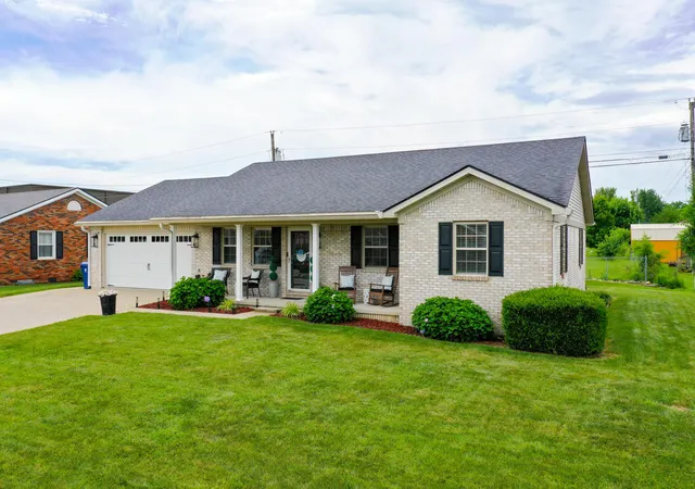 Homes for sale in Berea, KY | 419 Plumtree Dr, Berea, KY 40403 | MLS# 26014858