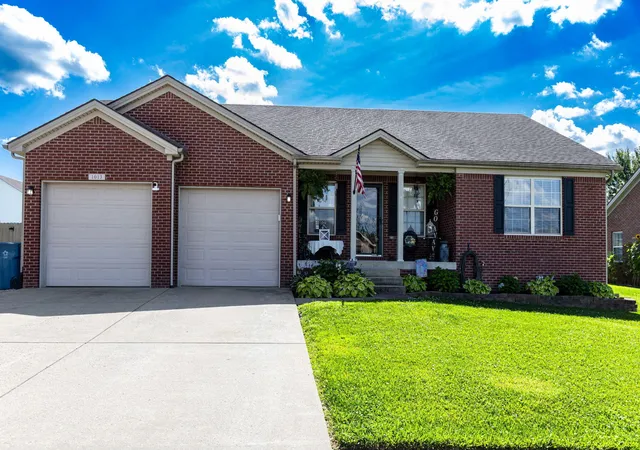 Homes for sale in Lawrenceburg, KY | 1013 Alexandria Dr, Lawrenceburg, KY 40342 | MLS# 26014969
