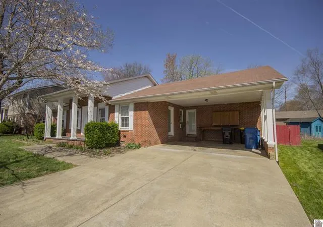 Homes for sale in Murray, KY | 1656 College Ter, Murray, KY 42071 | MLS# 26014464