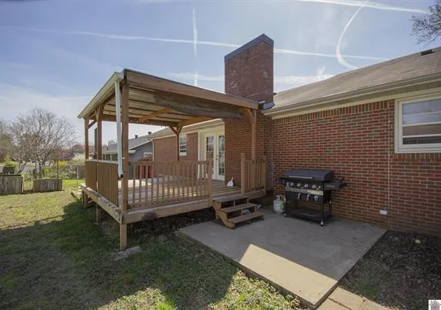 Homes for sale in Murray, KY | 1656 College Ter, Murray, KY 42071 | MLS# 26014464
