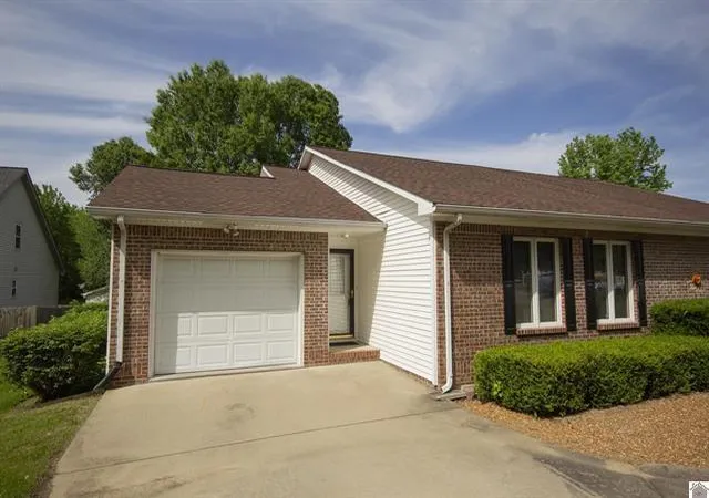 Photo 2 of Townhouse for sale at 5073 Hill Ter, Paducah, KY 42001 | MLS# 26015242 | Listing updated on 2026-07-29