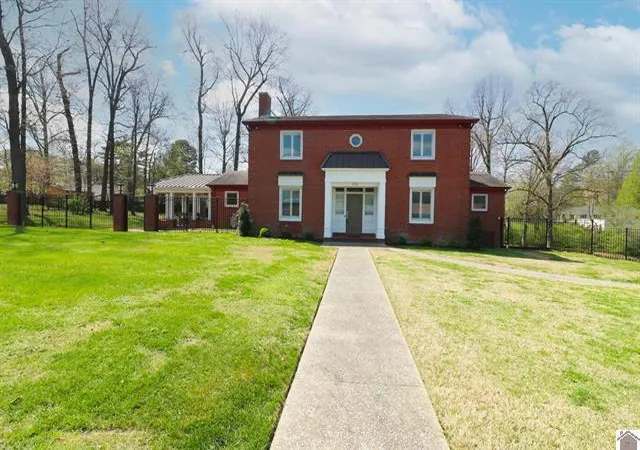 2nd image of 715 Woodland Dr, Paducah, KY 42001 | MLS# 26014490
