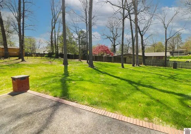 37th image of 715 Woodland Dr, Paducah, KY 42001 | MLS# 26014490
