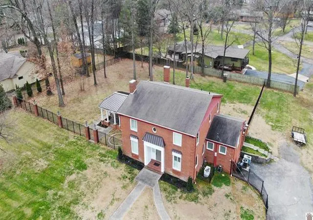 3rd image of 715 Woodland Dr, Paducah, KY 42001 | MLS# 26014490