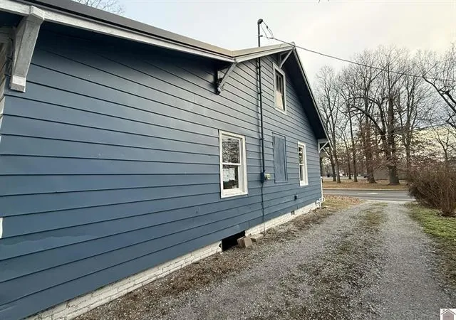 2nd image of 630 S 21st St, Paducah, KY 42003 | MLS# 26014504