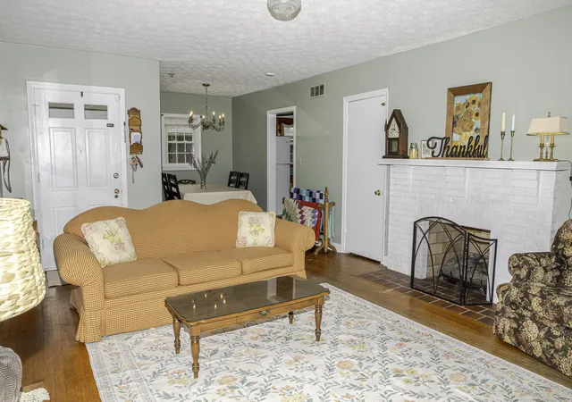 Homes for sale in Danville, KY | 708 Maple Ave, Danville, KY 40422 | MLS# 26014642