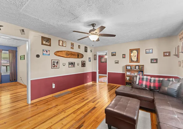 Photo 3 of Single family home for sale at 3695 Tarr Ridge Rd, Frenchburg, KY 40322 | MLS# 26014472 | Listing updated on 2026-07-27