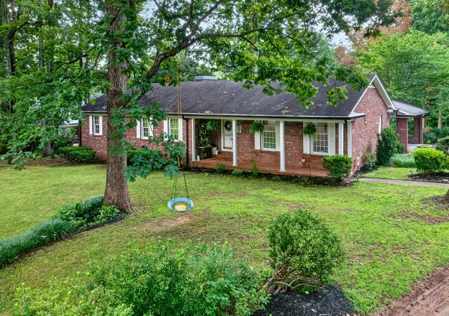 Homes for sale in Murray, KY | 1207 Dogwood, Murray, KY 42071 | MLS# 26017332