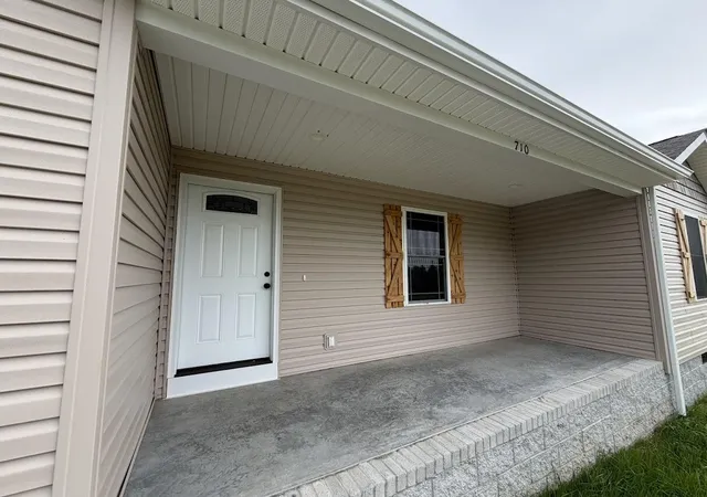 Homes for sale in Elkton, KY | 710 W Shelby Ave, Elkton, KY 42220 | MLS# 26014507