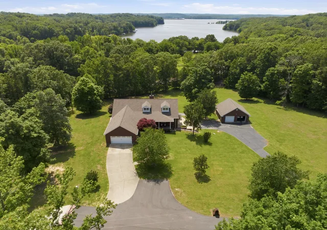 Homes for sale in Cadiz, KY | 419 Livingston Wy, Cadiz, KY 42211 | MLS# 26017323