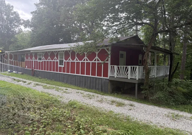 Homes for sale in Hazard, KY | 205 205 Right Fork Rome Napier Rd Rd, Hazard, KY 41701 | MLS# 26014636