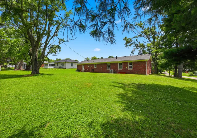 Homes for sale in Lawrenceburg, KY | 220 Forrest Dr, Lawrenceburg, KY 40342 | MLS# 26016126