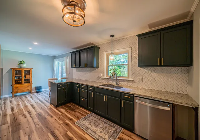 Photo 3 of Single family home for sale at 580 Oakland Cir, Paducah, KY 42003 | MLS# 26014538 | Listing updated on 2026-06-26