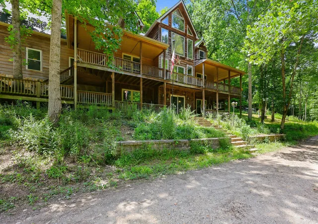 Homes for sale in Bradfordsville, KY | 1840 Pleasant Valley Rd, Bradfordsville, KY 40009 | MLS# 26014564