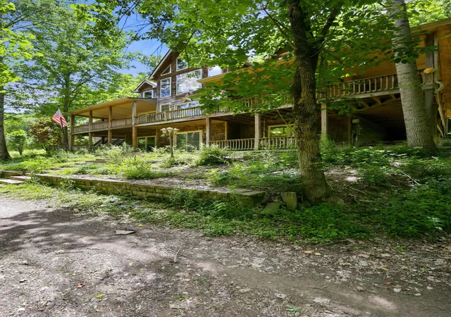 Homes for sale in Bradfordsville, KY | 1840 Pleasant Valley Rd, Bradfordsville, KY 40009 | MLS# 26014564