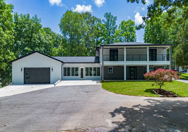 2nd image of 214 Hickory Hill Ln, Benton, KY 42025 | MLS# 26015088