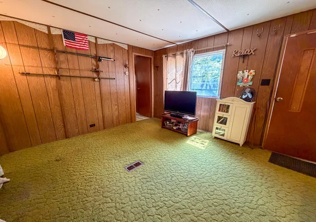 Photo 4 of Single family home for sale at 184 Hl Top Rd, Grand Rivers, KY 42045 | MLS# 26018045 | Listing updated on 2026-07-14