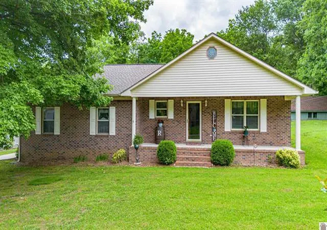 Homes for sale in Bardwell, KY | 84 Orchard St, Bardwell, KY 42023 | MLS# 26014824