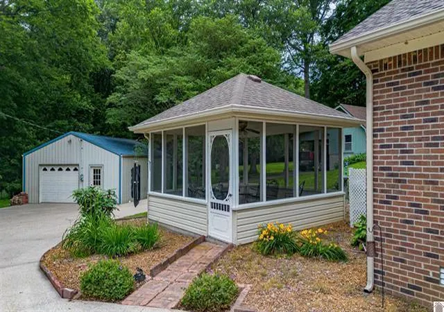 Homes for sale in Bardwell, KY | 84 Orchard St, Bardwell, KY 42023 | MLS# 26014824