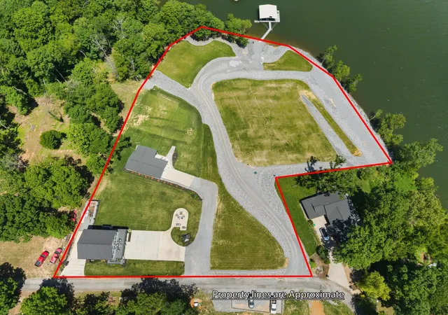 Homes for sale in Murray, KY | 378 Little Oaks Ln, Murray, KY 42071 | MLS# 26017185
