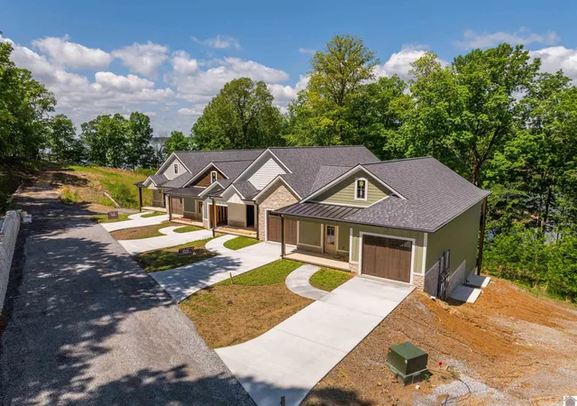 Homes for sale in Grand Rivers, KY | 1140 Eagle Rest Dr, Grand Rivers, KY 42045 | MLS# 26014599