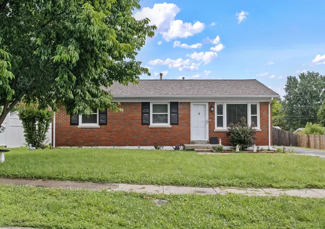 Homes for sale in Lexington, KY | 709 Parkside Dr, Lexington, KY 40505 | MLS# 26014873
