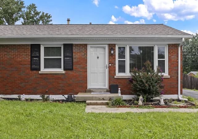 Homes for sale in Lexington, KY | 709 Parkside Dr, Lexington, KY 40505 | MLS# 26014873