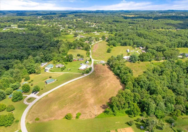 Homes for sale in East Bernstadt, KY | 9999 Little Arthur Ridge Rd, East Bernstadt, KY 40729 | MLS# 26014584