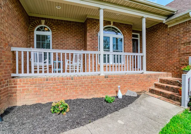 Homes for sale in Winchester, KY | 187 Hawthorne Dr, Winchester, KY 40391 | MLS# 26015824