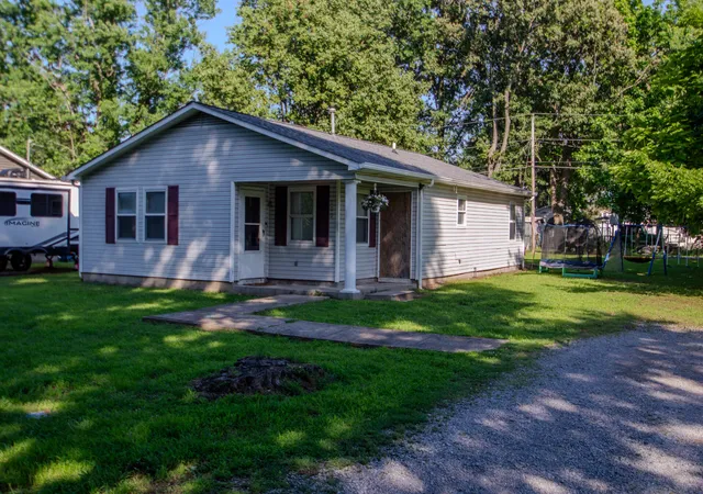 Photo 1 of Sale Pending at 130 Virginia St, Paducah, KY 42003 | MLS# 26015144 | Listing updated on 2026-08-13