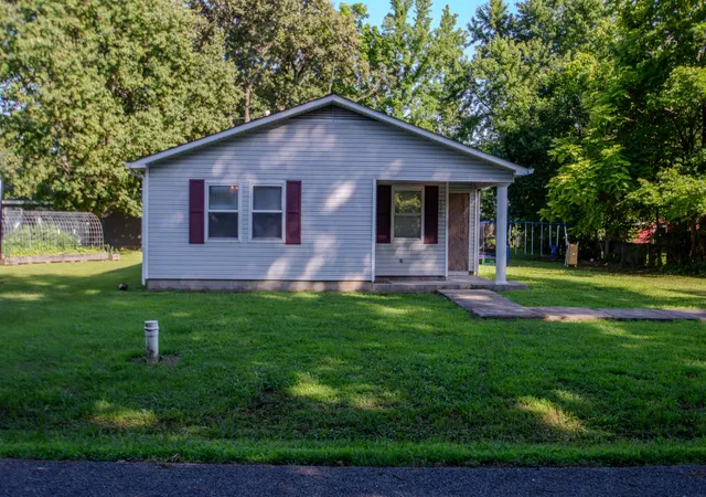 Photo 3 of Sale Pending at 130 Virginia St, Paducah, KY 42003 | MLS# 26015144 | Listing updated on 2026-08-13